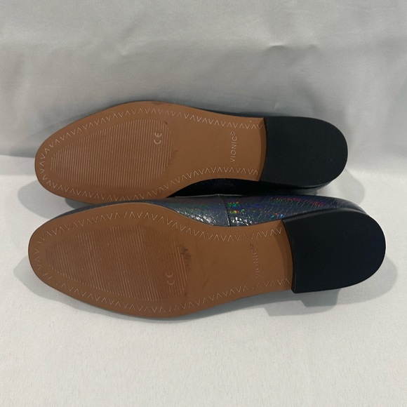 NWT-VIONIC Willa Iridescent Hologram Snake Emboss Slip On Flats Loafers Shoes 7 - Picture 7 of 8